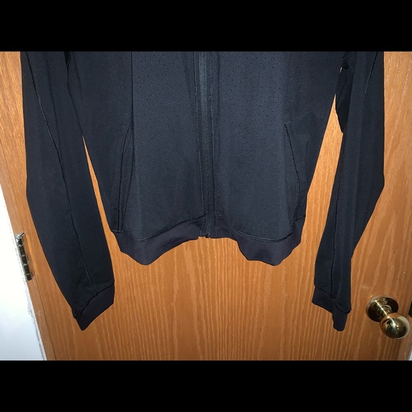 Lululemon jacket - Picture 3 of 7